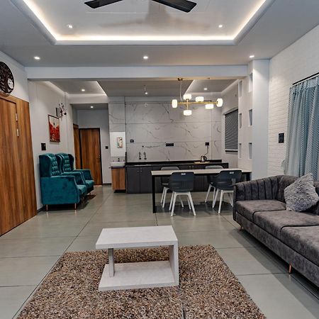 נאסיק Hotel Mountain View מראה חיצוני תמונה